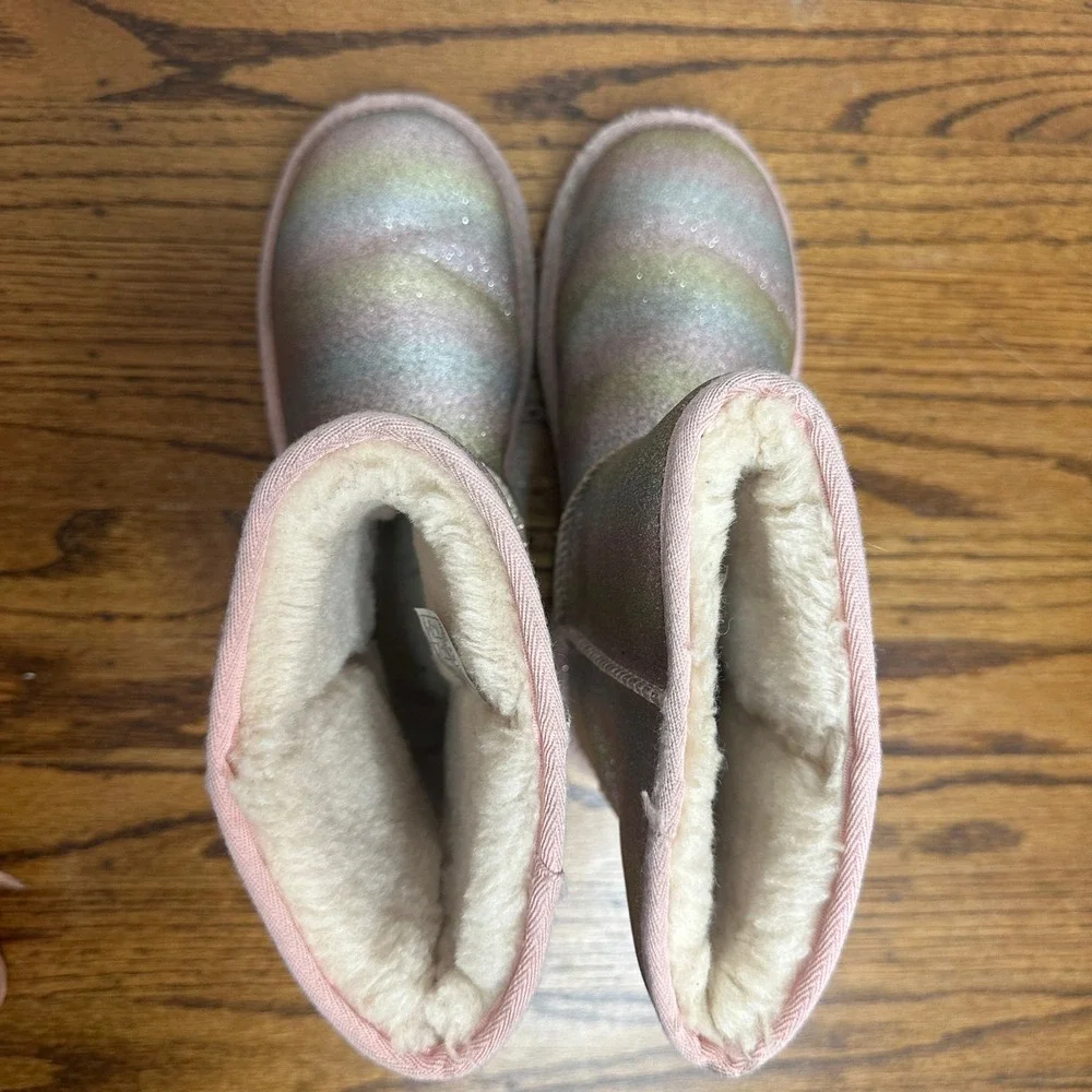 UGG Kids Classic II Glitter Boots Rainbow Pink Kids Size 5 Style 1130784K
